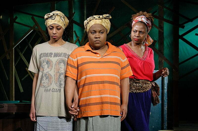 How does salima die in ruined picture